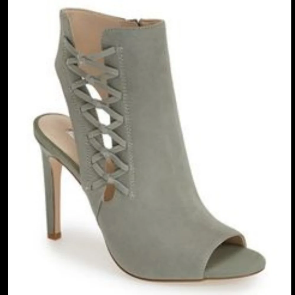 EUC BCBGeneration Size 9.5 Sage Green Cornelius Corset Boots!